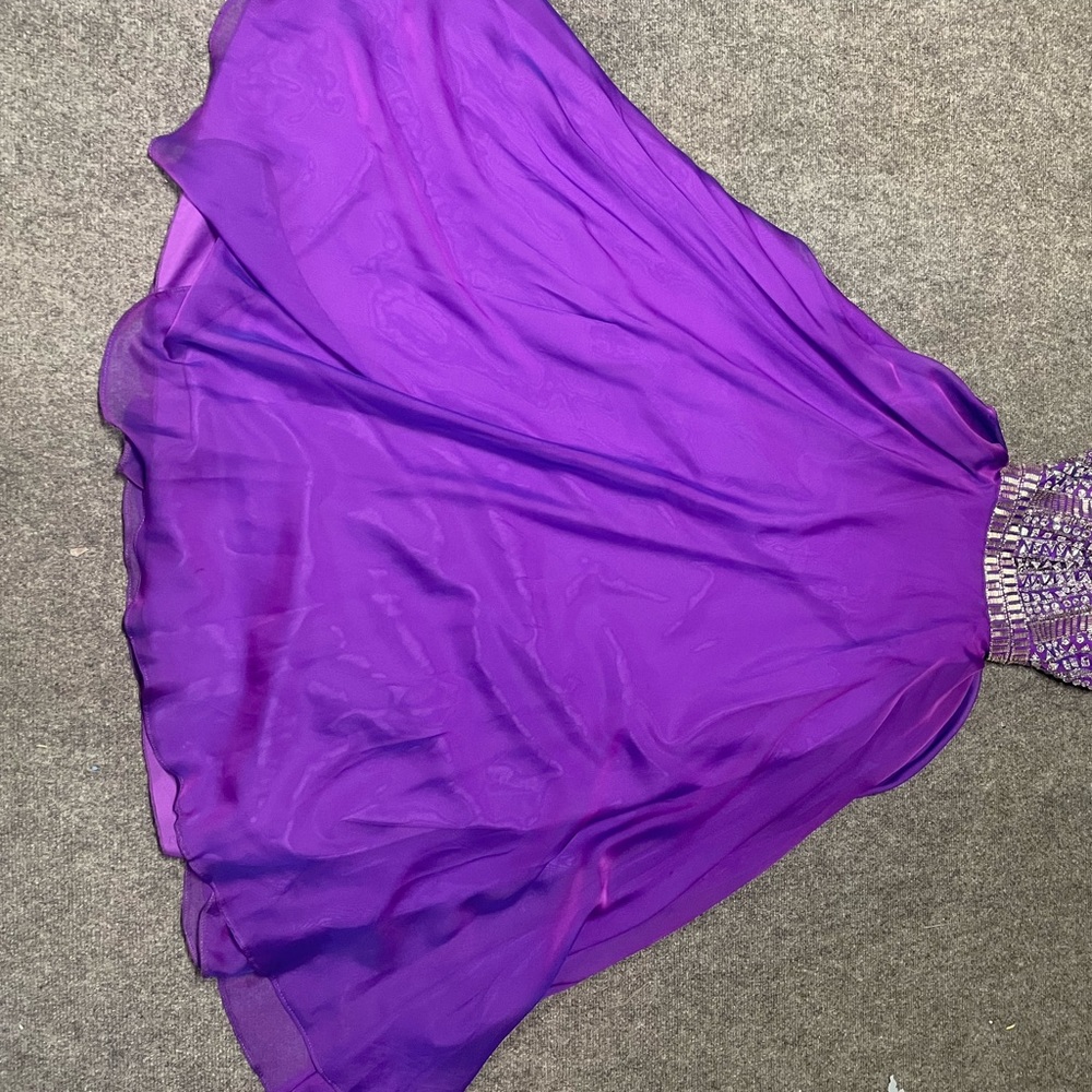 Prom dress/ special occasions. Size 6 could fit bigger or smaller. Worn once.